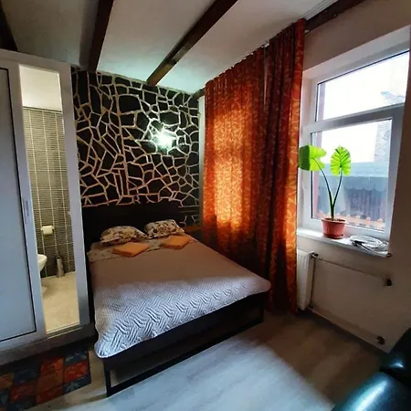 2b Host Hostel *