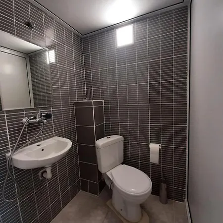 2b Host Hostel